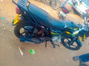 Bajaj Boxer 150 UG 2023 Green