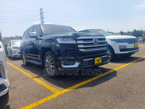 Photo - Toyota Land Cruiser 2023 Black