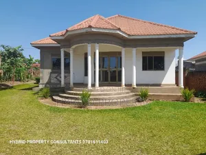 4bdrm House in Wakiso~Namusera Town for sale