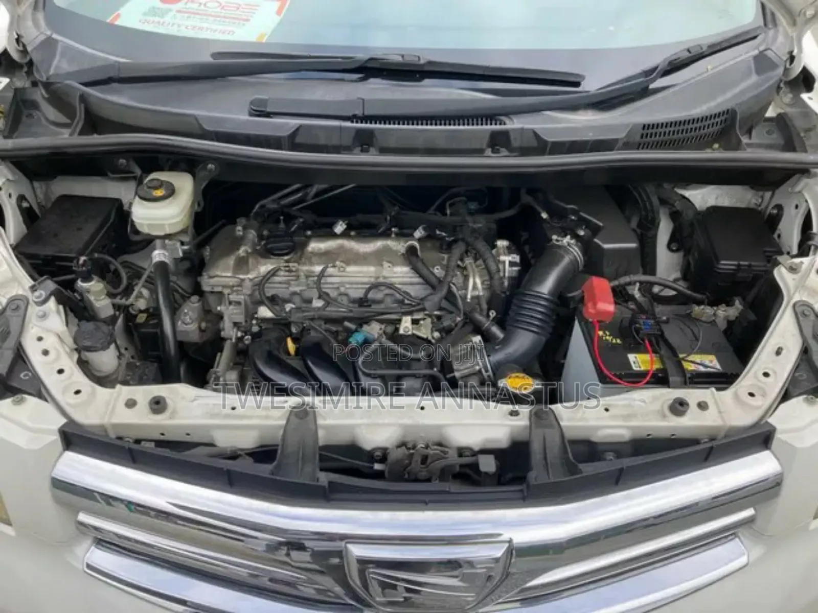 Toyota Noah 2.0 143hp FWD (8 Seater) 2011 White