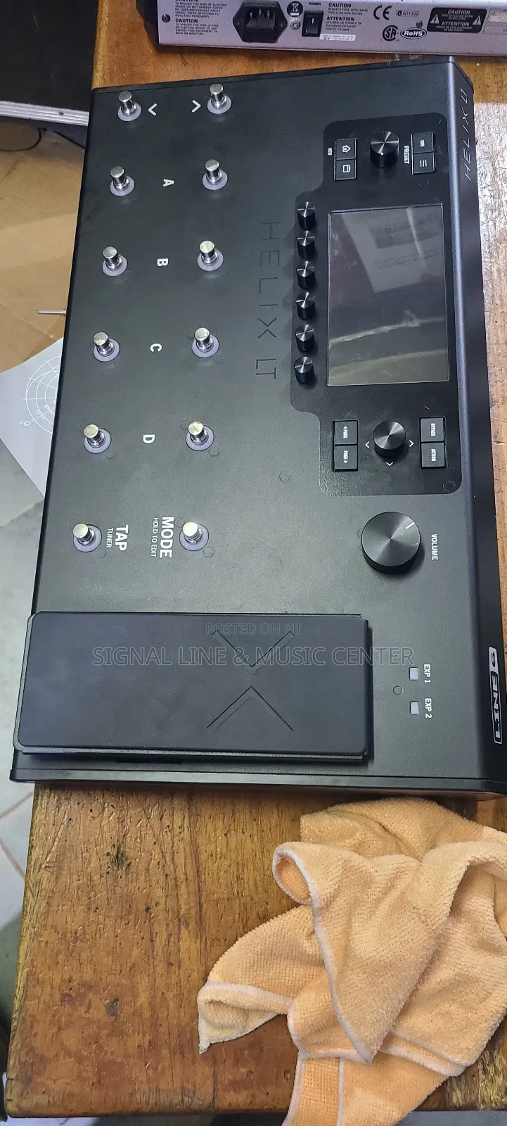 Line 6 Helix Lt Guitar Effects Pedal