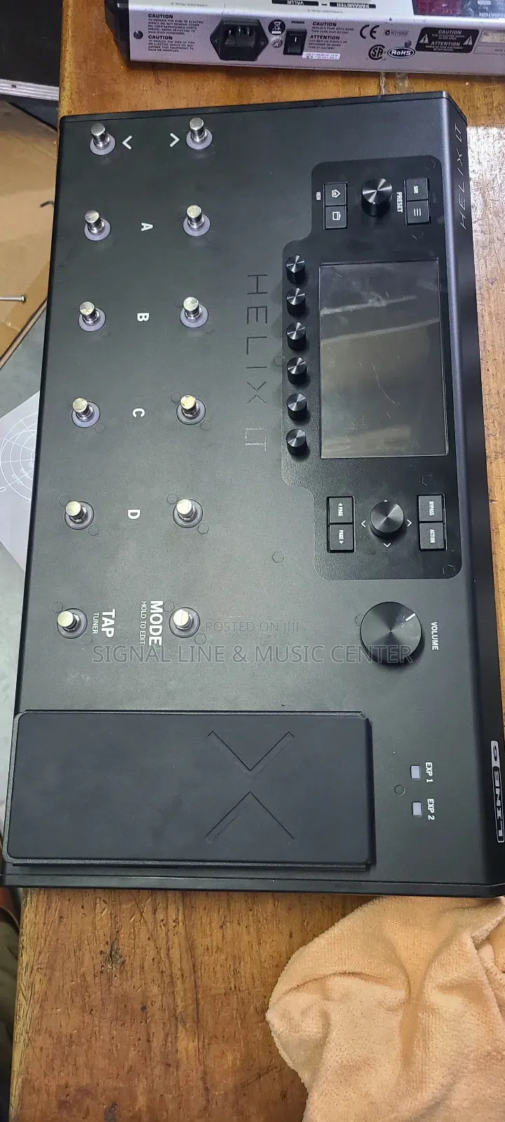 Line 6 Helix Lt Guitar Effects Pedal