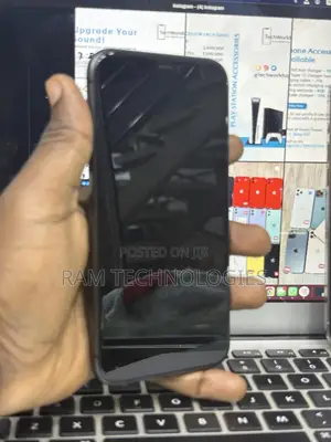 Photo - Apple iPhone 11 64 GB Black