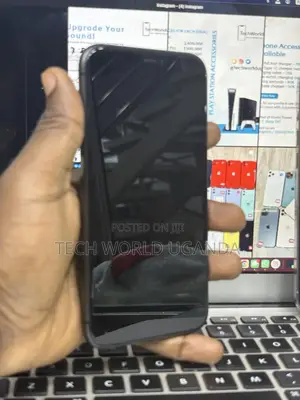 Apple iPhone 11 64 GB Black