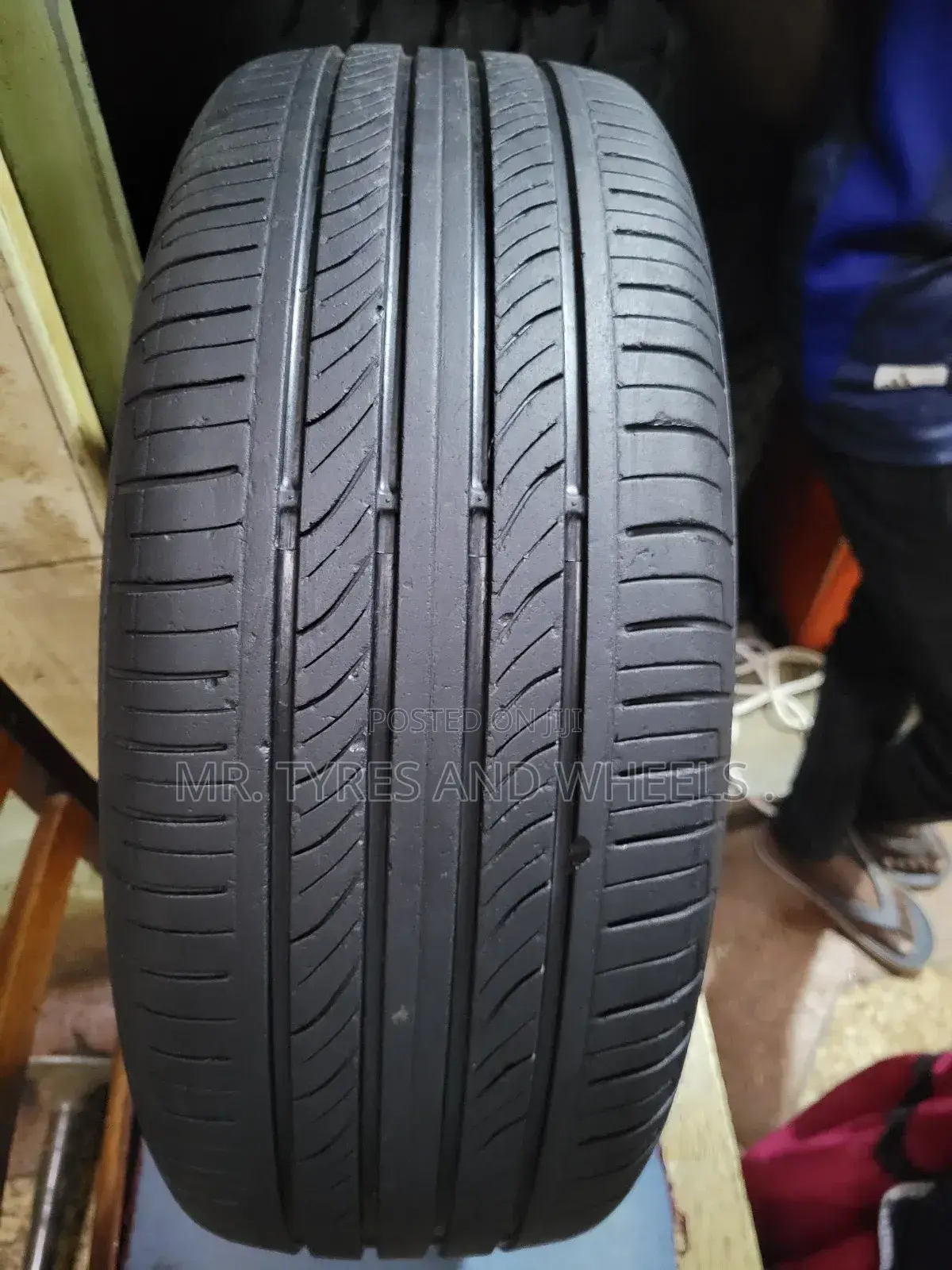 215 60 R16 Gt Used Bt Still Gd Tire So U Can Take It Ur Self