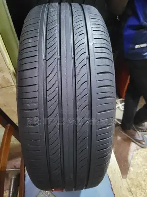 215 60 R16 Gt Used Bt Still Gd Tire So U Can Take It Ur Self