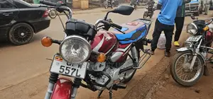 TVS HLX 125 2024 Red