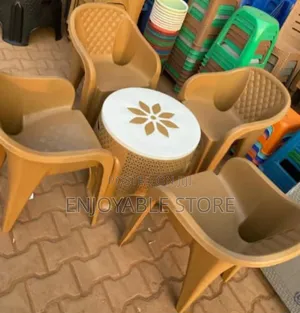 Photo - Plastic Chairs and Table for Hotels/Bars/Garden/Restaurant