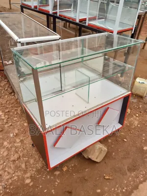 Elegant Glass Display/Board/3ft