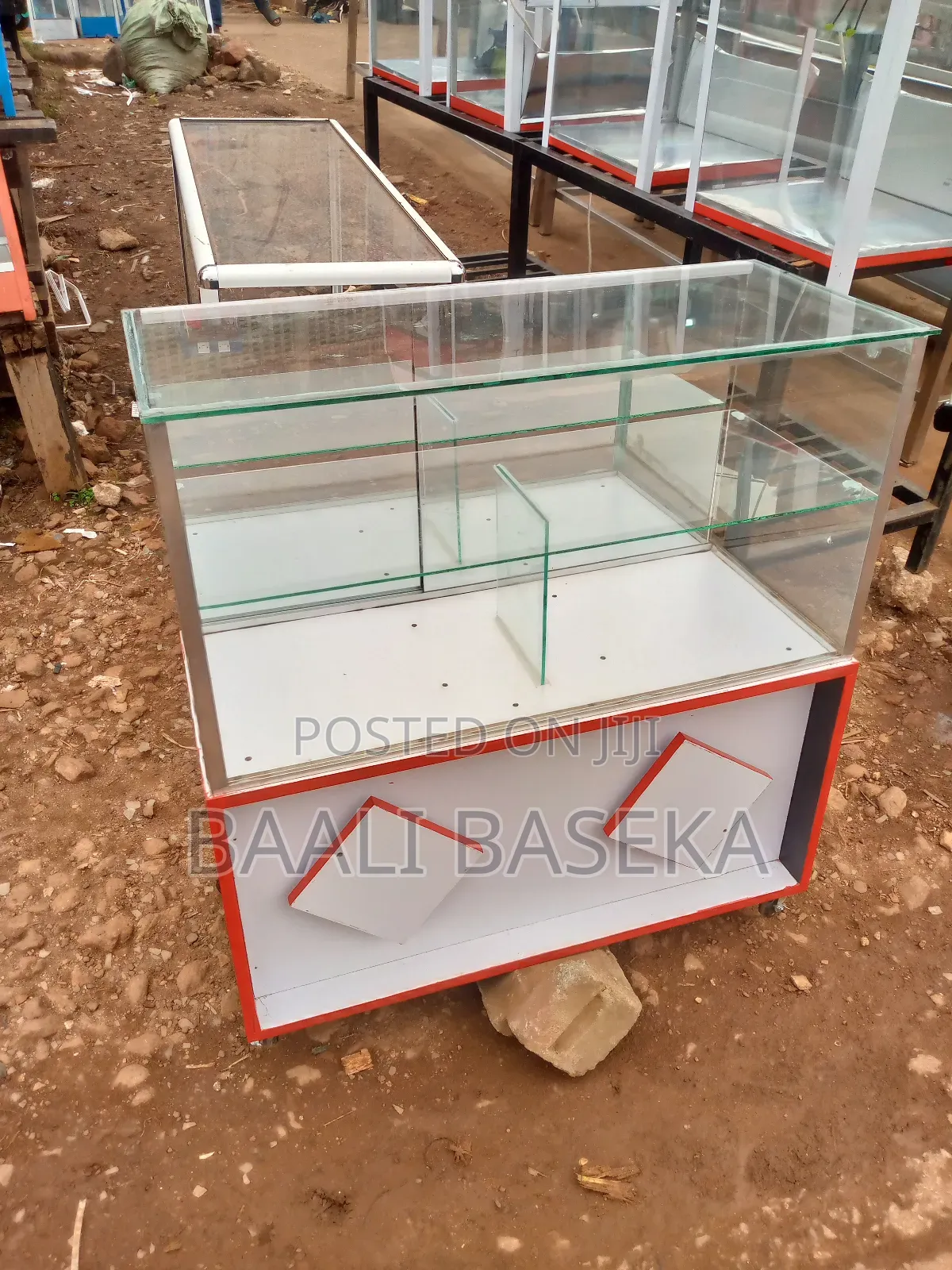 Elegant Glass Display/Board/3ft