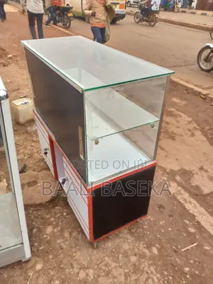 Elegant Glass Display/Board/3ft