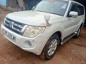 Photo - Mitsubishi Pajero 2013 White