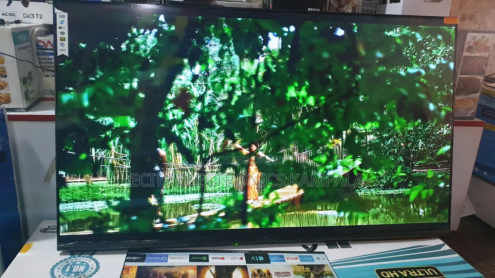 Uhd Lg 60" Flat Screen