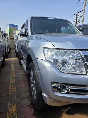 Mitsubishi Pajero V90 3.0 V6 GL 2015 Silver