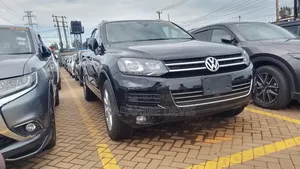 Photo - Volkswagen Touareg 2013 Black