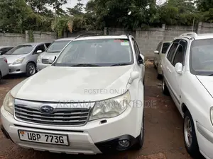 Photo - Subaru Forester 2010 White