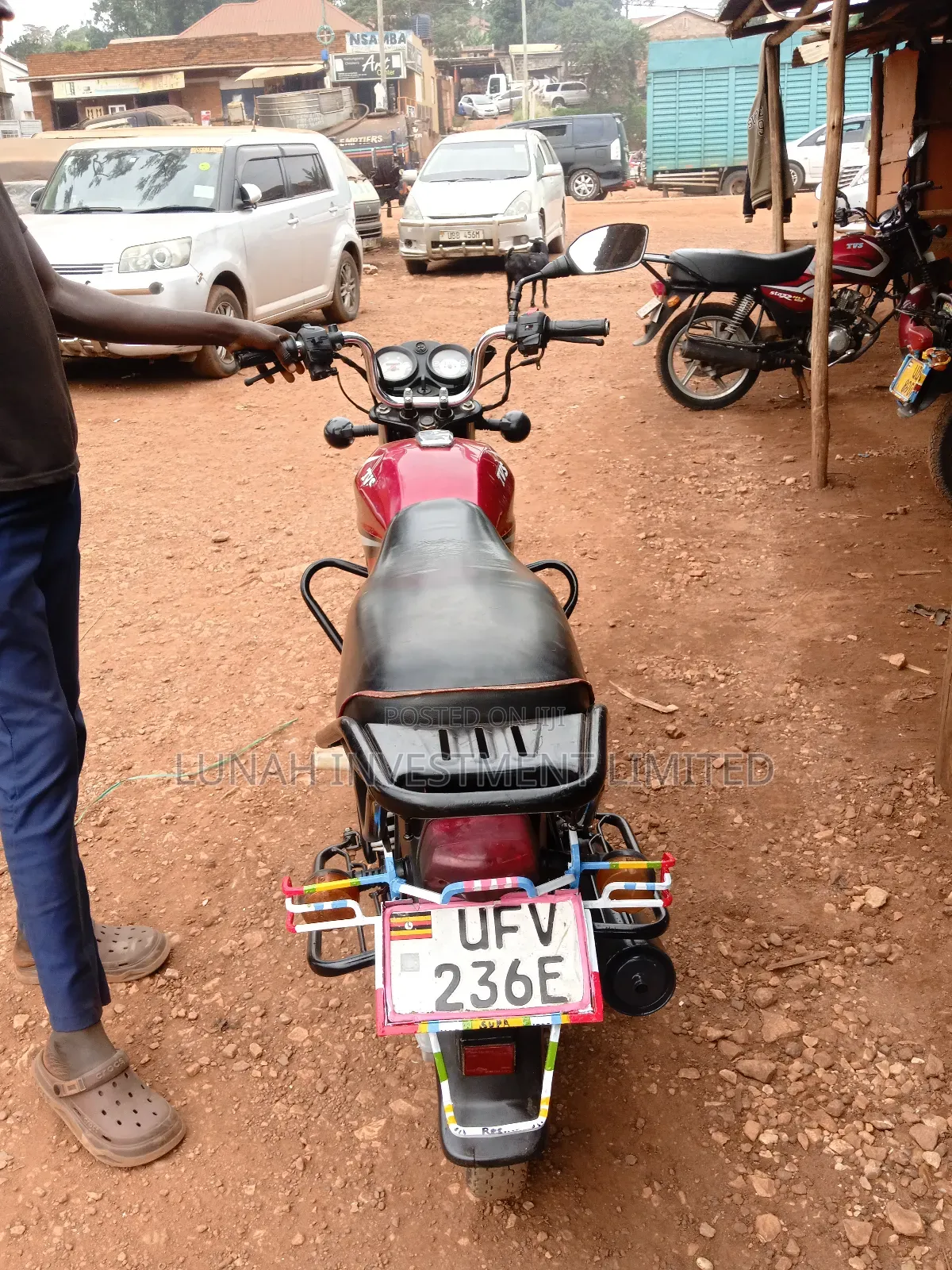 TVS HLX 125 2024 Red