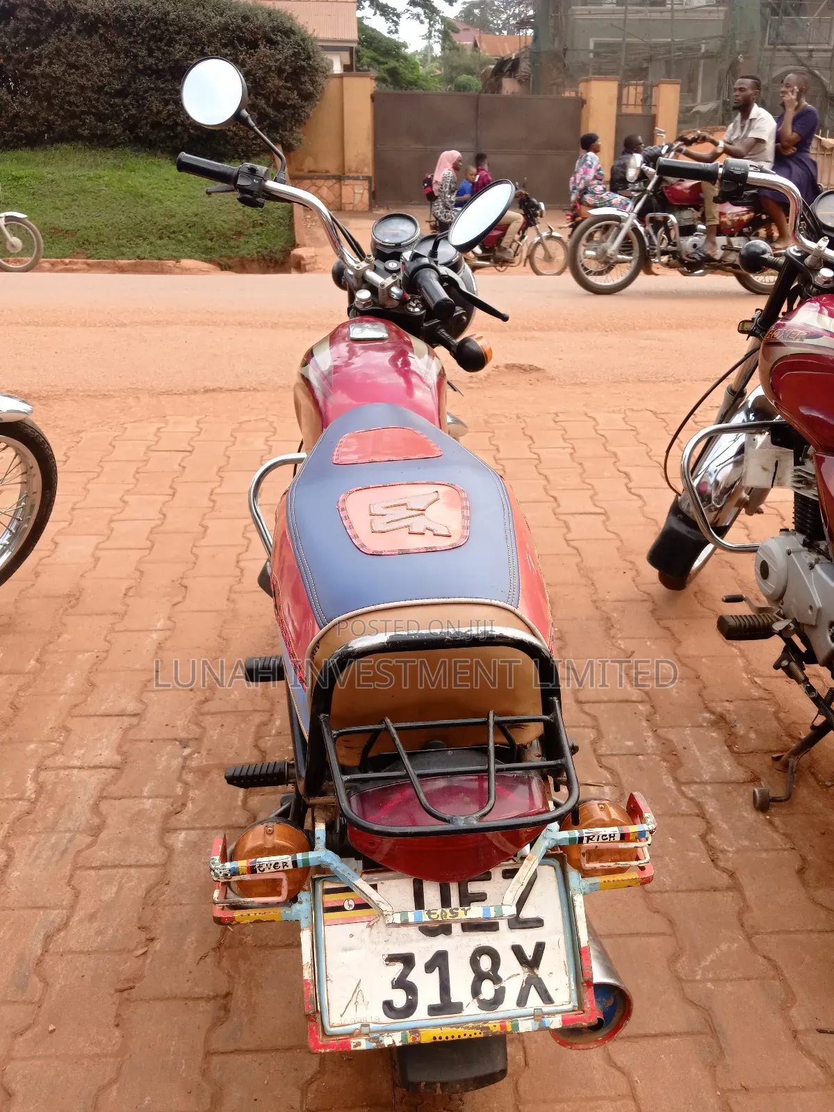 Bajaj Boxer 100 2024 Red