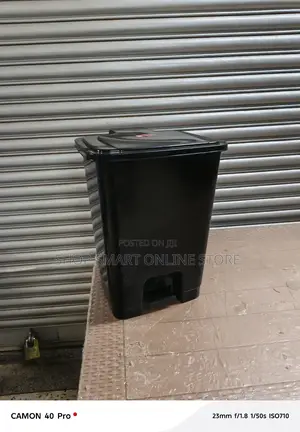 Plastic Step on Dust Bin
