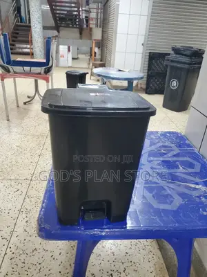 30litres Plastic Pedal Bins Dust Bins