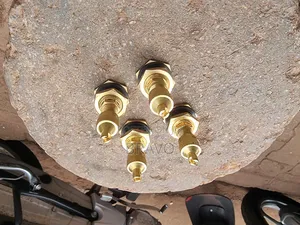 Tubeless Valves for Wheel Loader Rims.