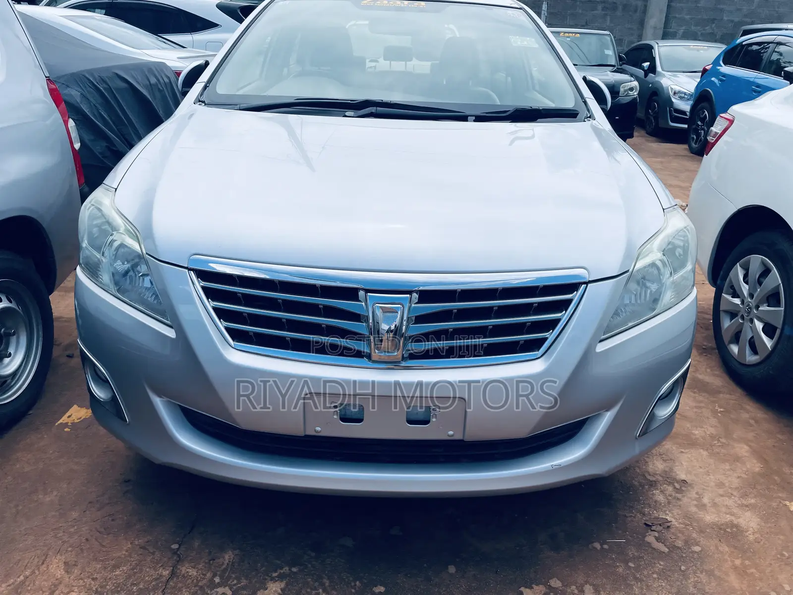 Toyota Premio 1.8 FWD 2012 Silver