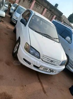 Photo - Toyota Ipsum 1999 White