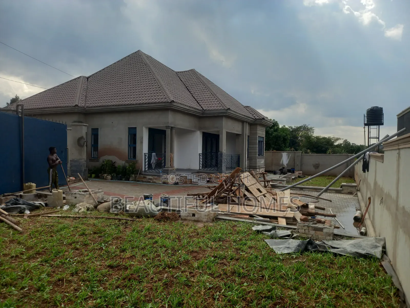 Furnished 4bdrm House in Kira for sale