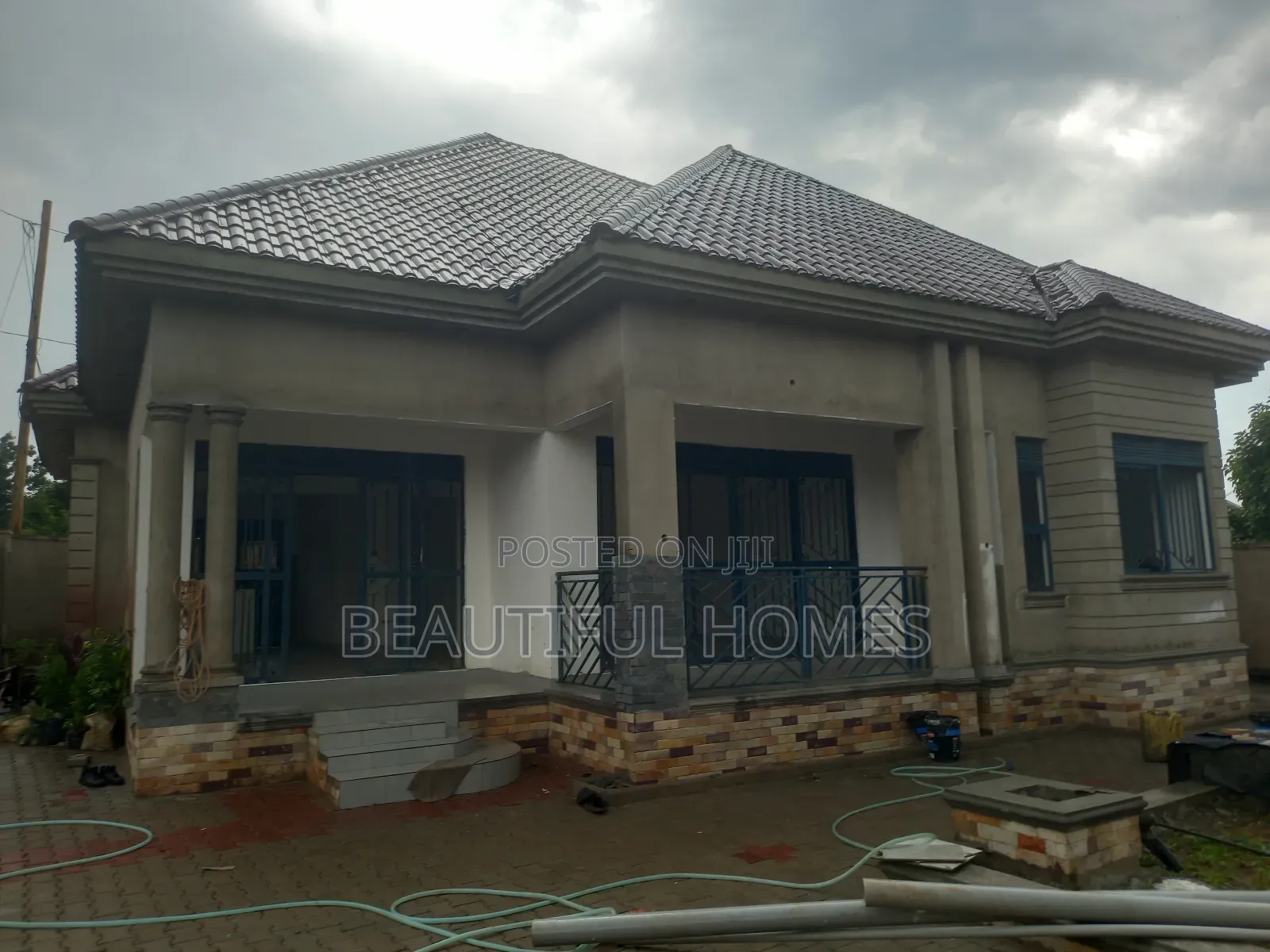 Furnished 4bdrm House in Kira for sale