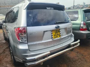 Photo - Subaru Forester 2010 Silver