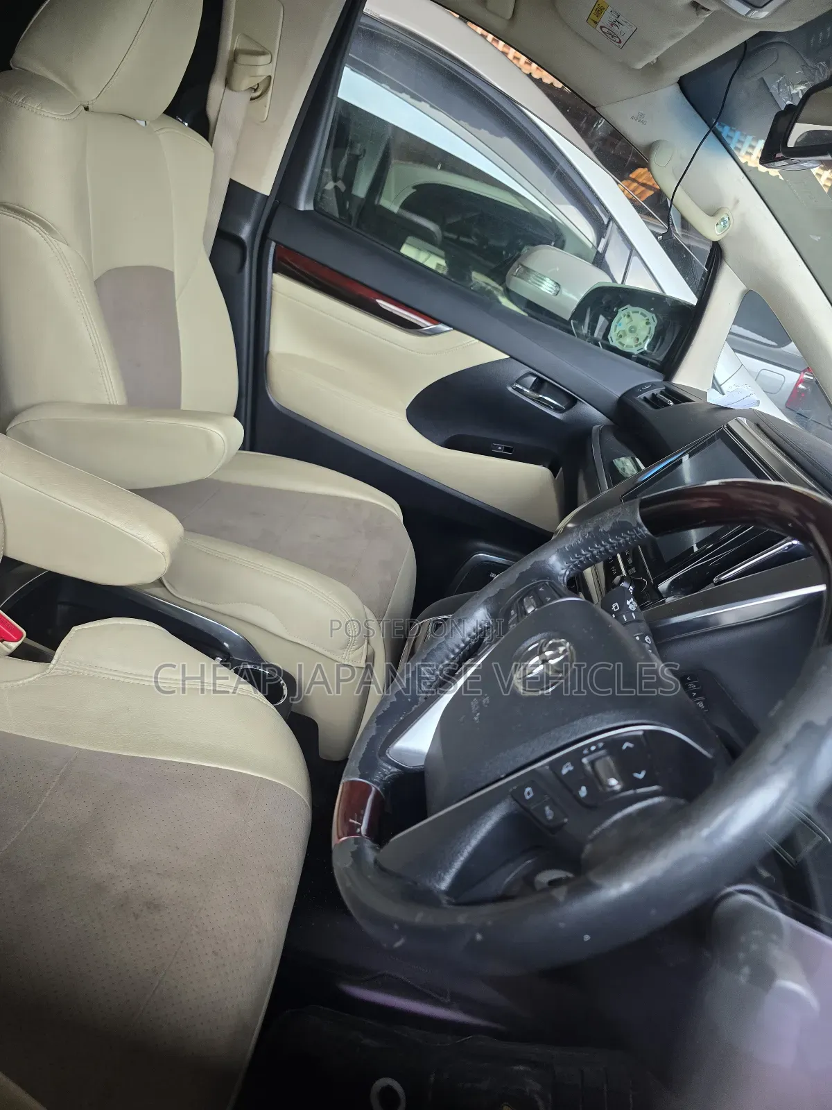 Toyota Alphard 2.5 Petrol AWD 2017 White