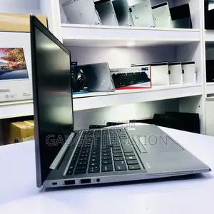 New Laptop HP ZBook Firefly 14 G7 16GB Intel Core I7 SSD 512GB