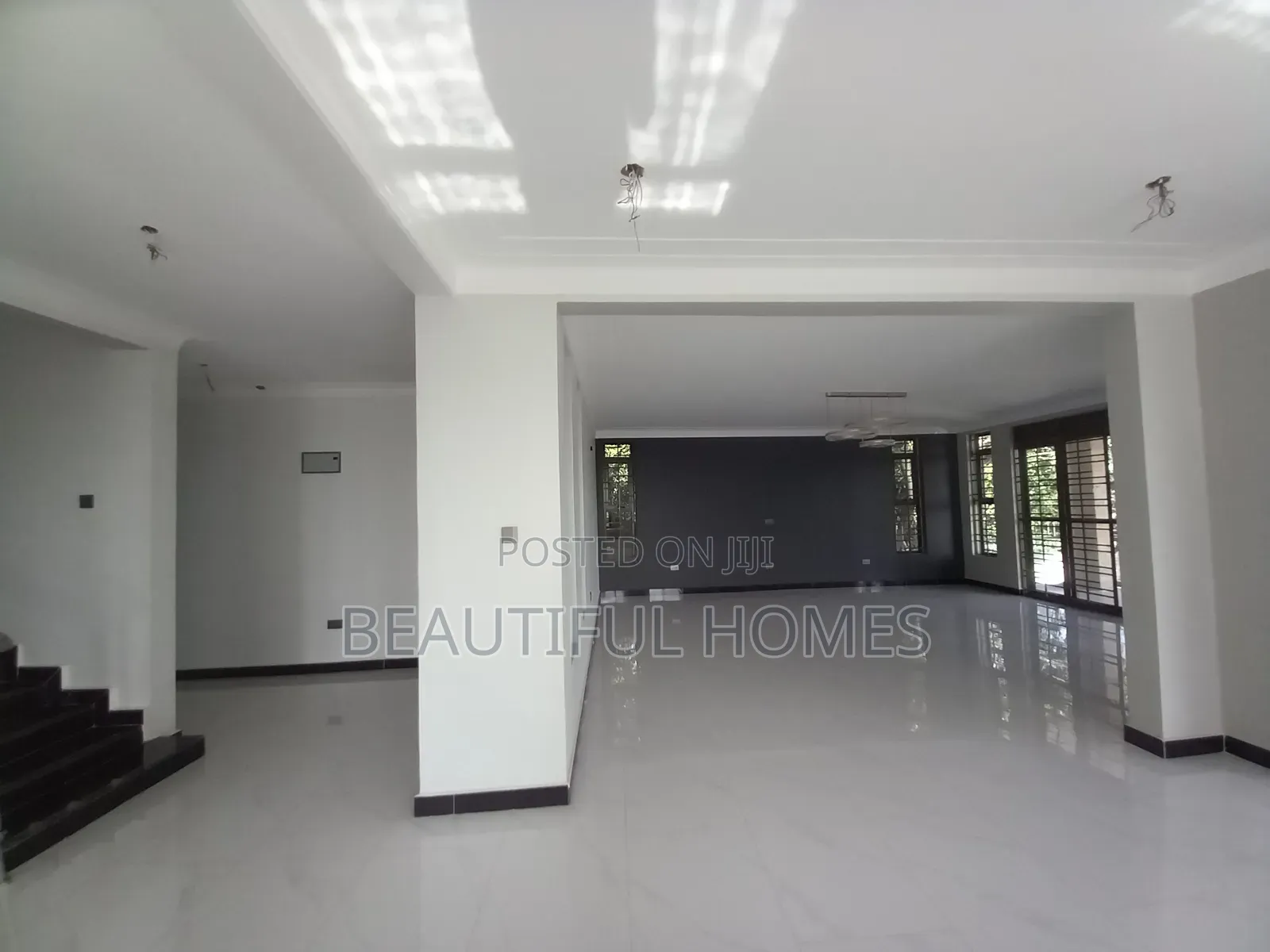 Furnished 7bdrm Mansion in Kyanja, Nakawa for sale