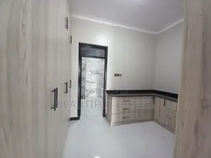 Furnished 7bdrm House in Kyanja Hill, Central Division for sale