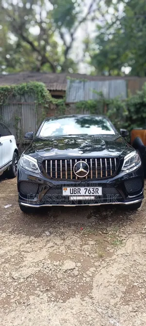 Photo - Mercedes-Benz GLE-Class GLE 350d 4MATIC 2017 Black
