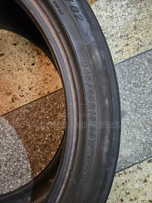 245 40 R19 Yokohama 98w Extra Load .