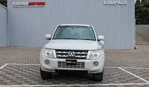 Mitsubishi Pajero 2012 White