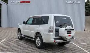 Mitsubishi Pajero 2012 White