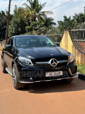Photo - Mercedes-Benz GLE-Class GLE 350d 4MATIC 2016 Black