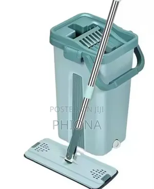 360 Rotating Mopper With a Bucket