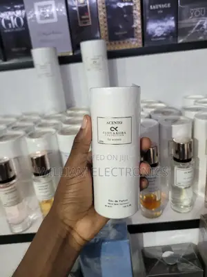 Clive Keira Acento Perfume
