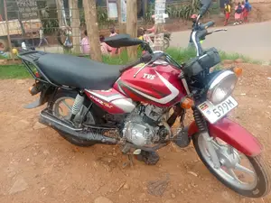 TVS HLX 125 2023 Red