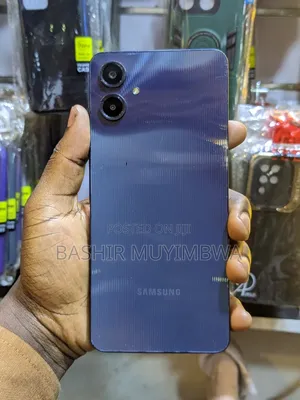 Photo - Samsung Galaxy A06 64 GB Blue