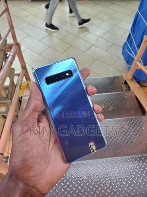 Photo - New Samsung Galaxy S10 512 GB Blue