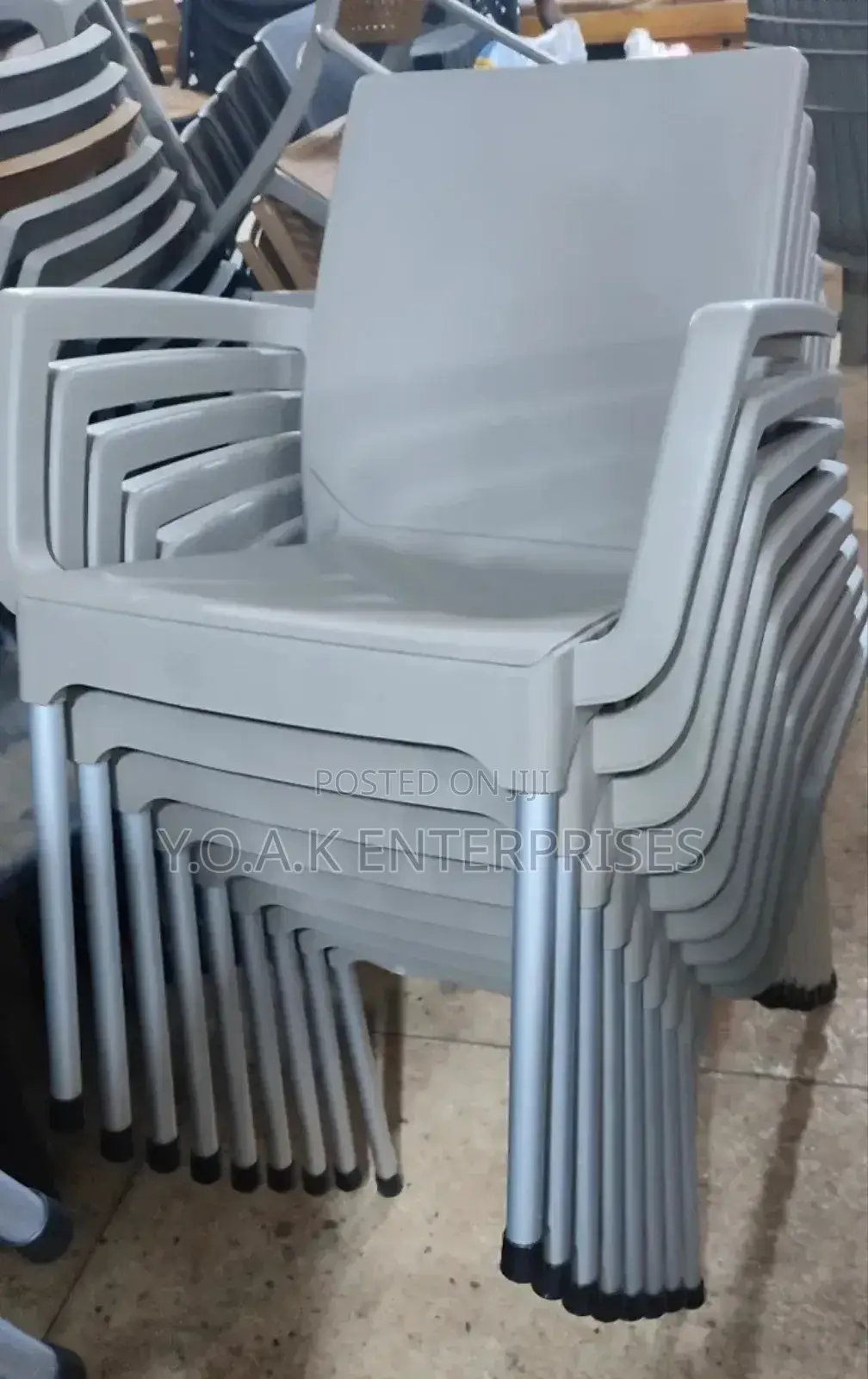 Plastic Chairs With Metal Stand
