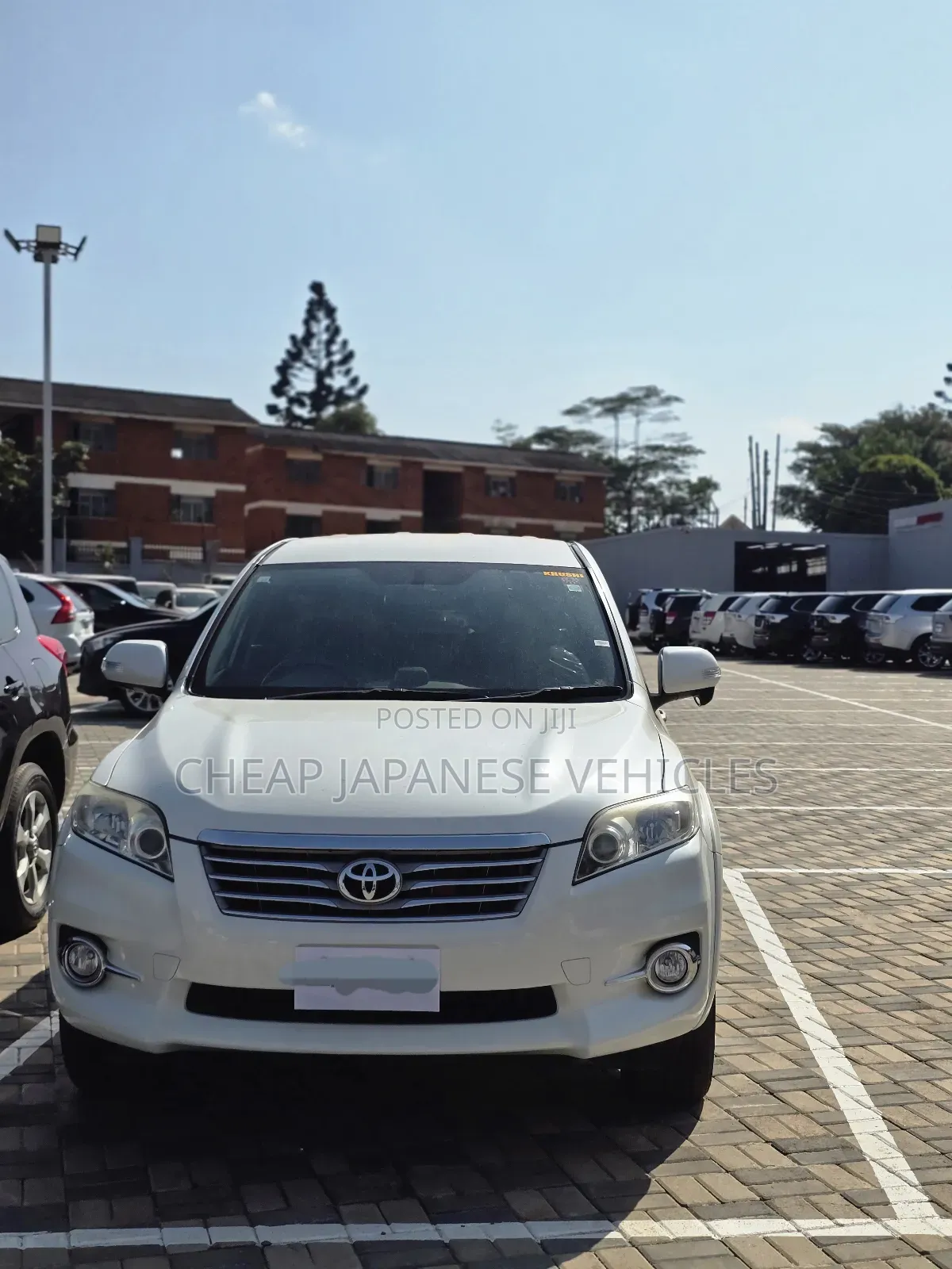 Toyota Vanguard 2012 White