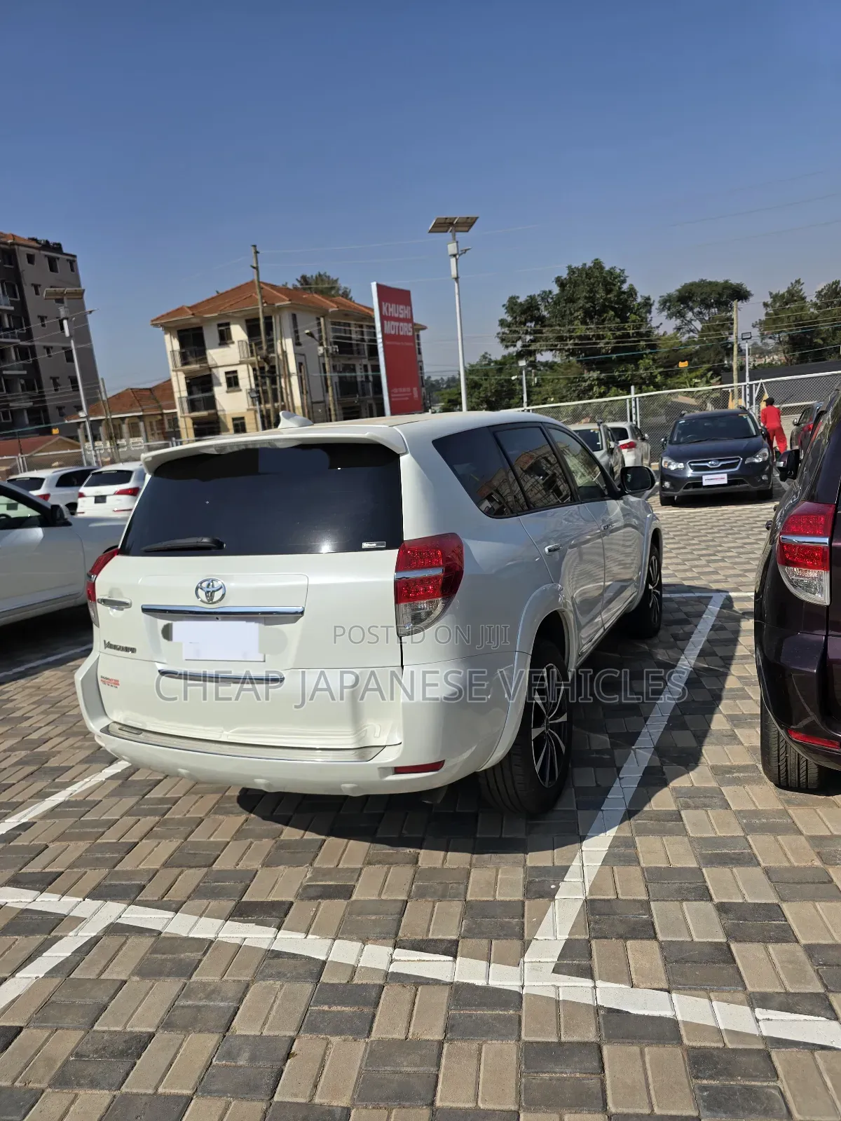 Toyota Vanguard 2012 White