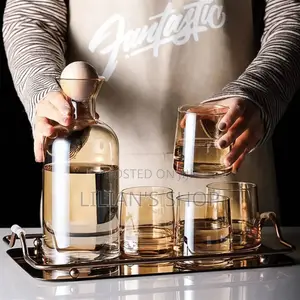 Glass Carafe Set With a Wooden Stopper