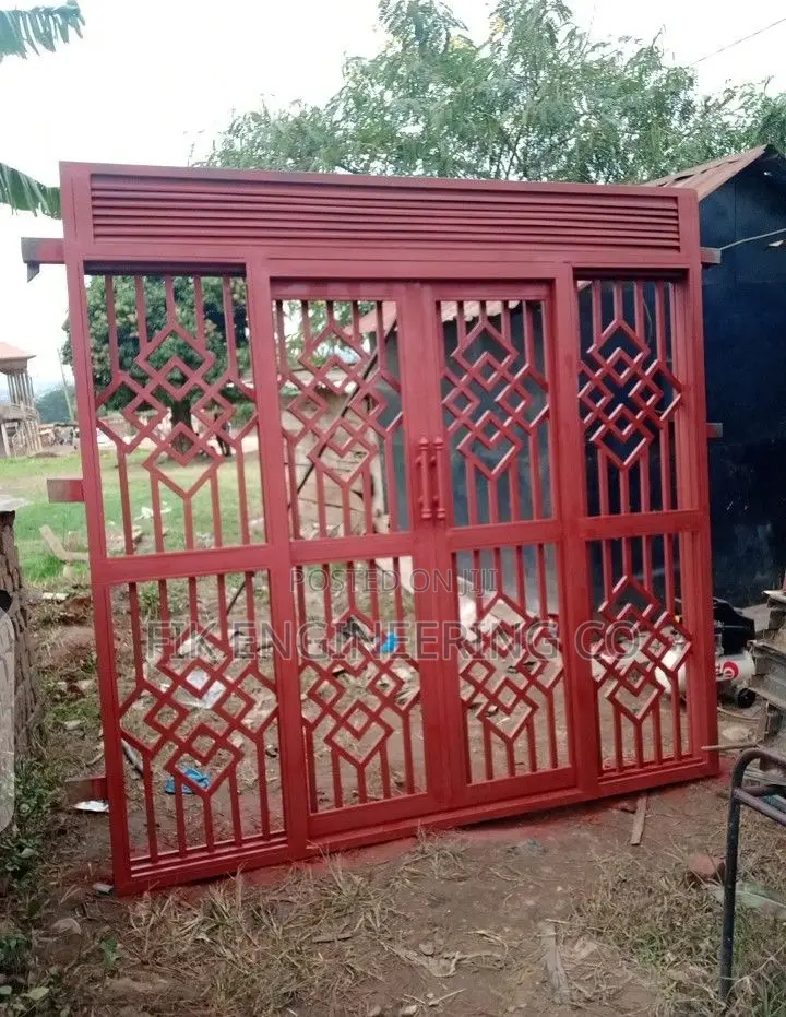 Red Silidingi Door
