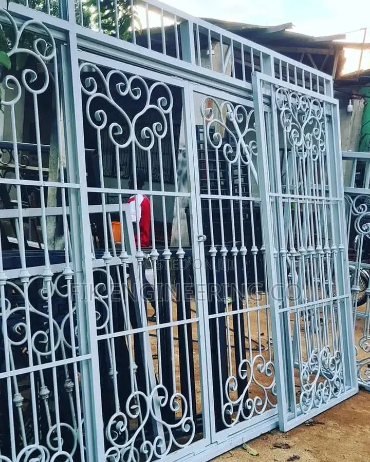 Siliding Bulgar Door